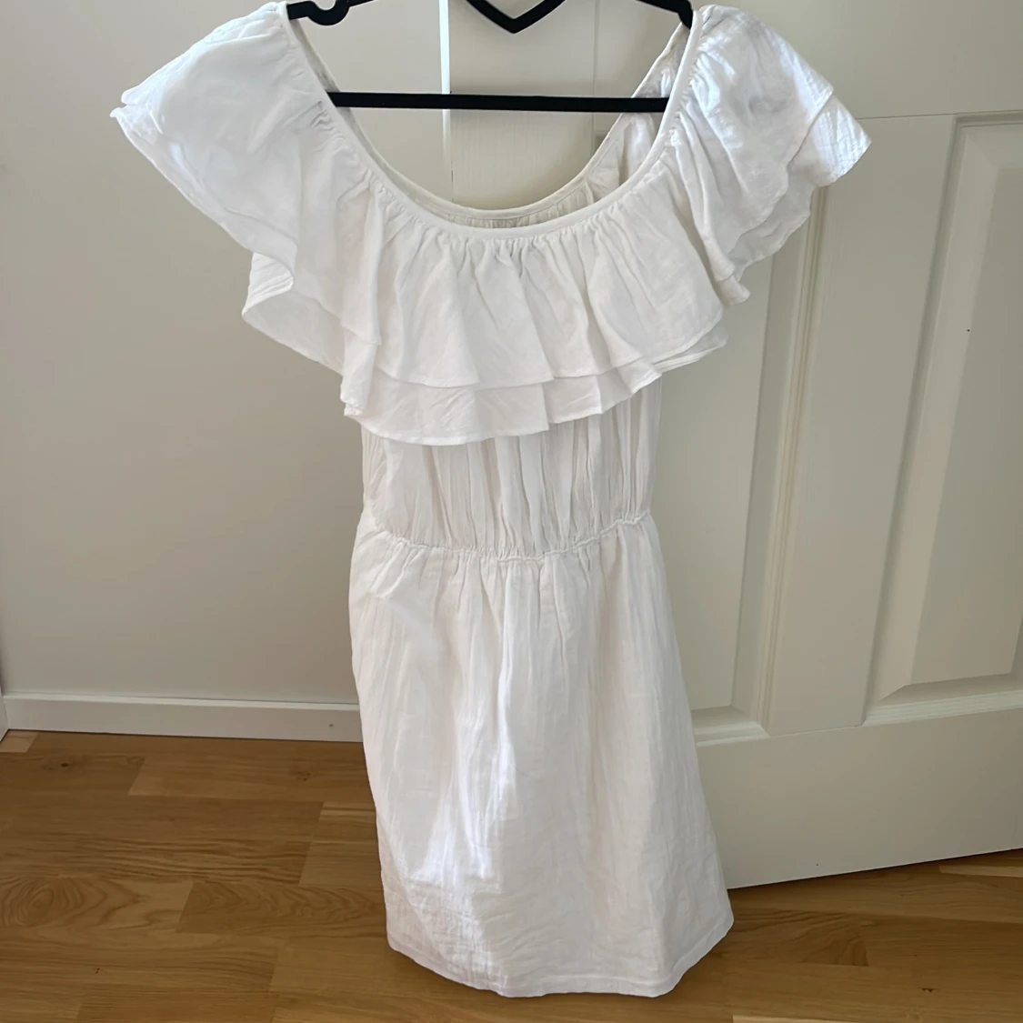 Vit  klänning  - 1