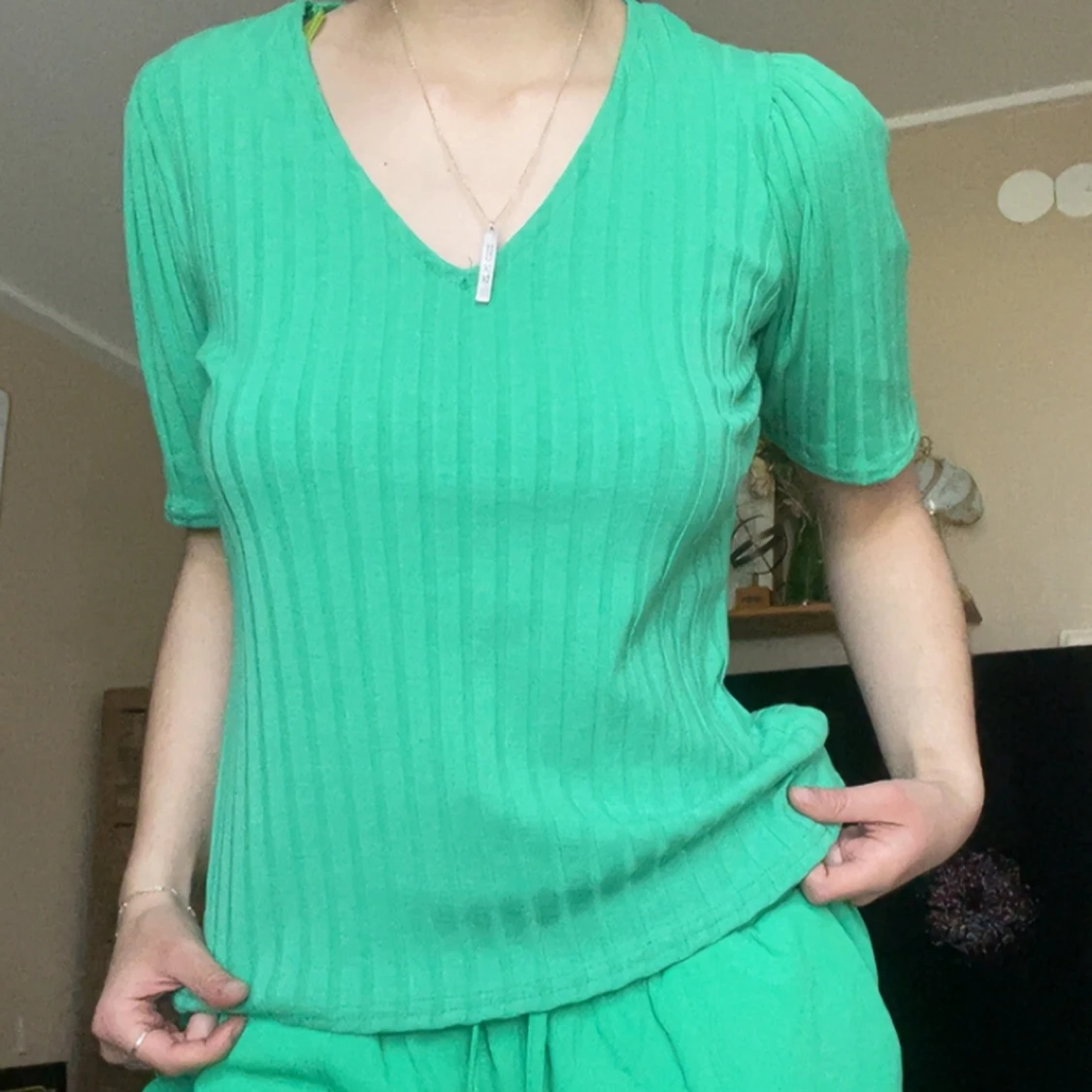 Grön ribbad topp från Sisters Point