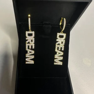 Dream Earrings  - The earrings is never used and 100% rust- and nickel-free. If you have any questions, feel free to reach out ☺️ 