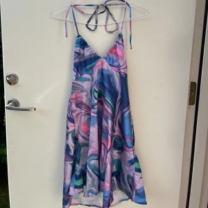 Klänning  - Klänning jag köpt till en festival, men aldrig använde 🌸