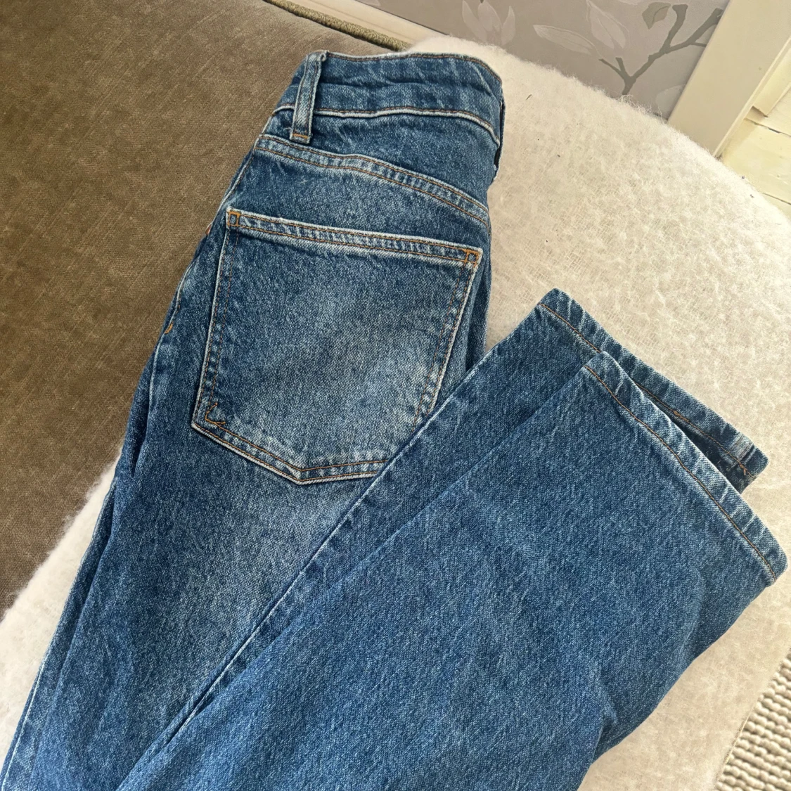 Blå raka jeans från Bik Bok  - 2