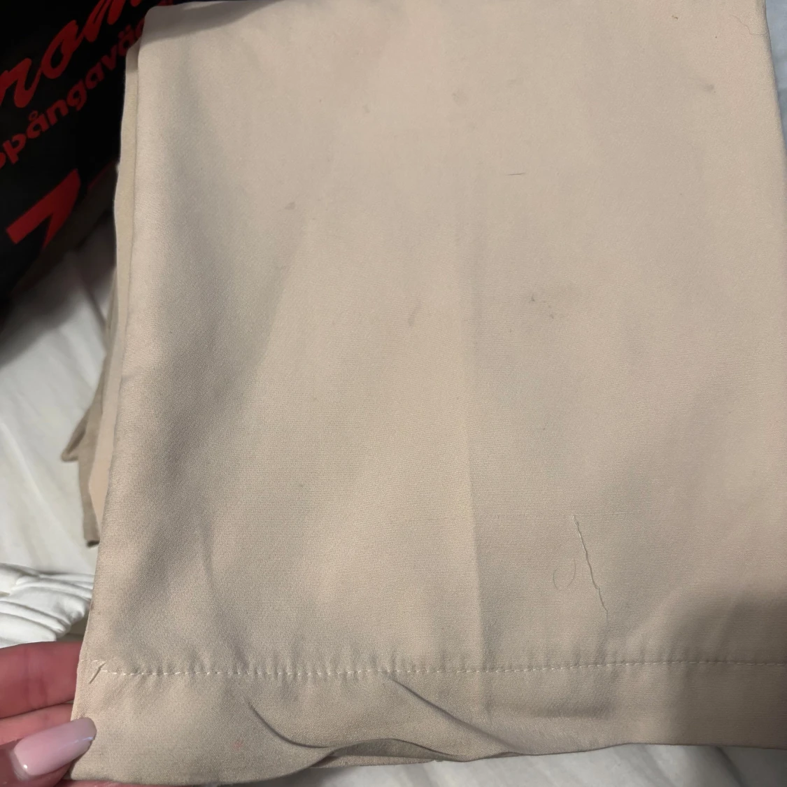 Beiga wide kostymbyxor med pressveck - 2