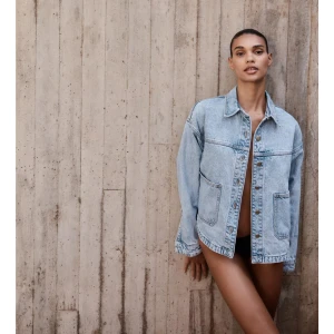 Zara blå denim jacka  - Super snygg denim jacka ifrån Zara 