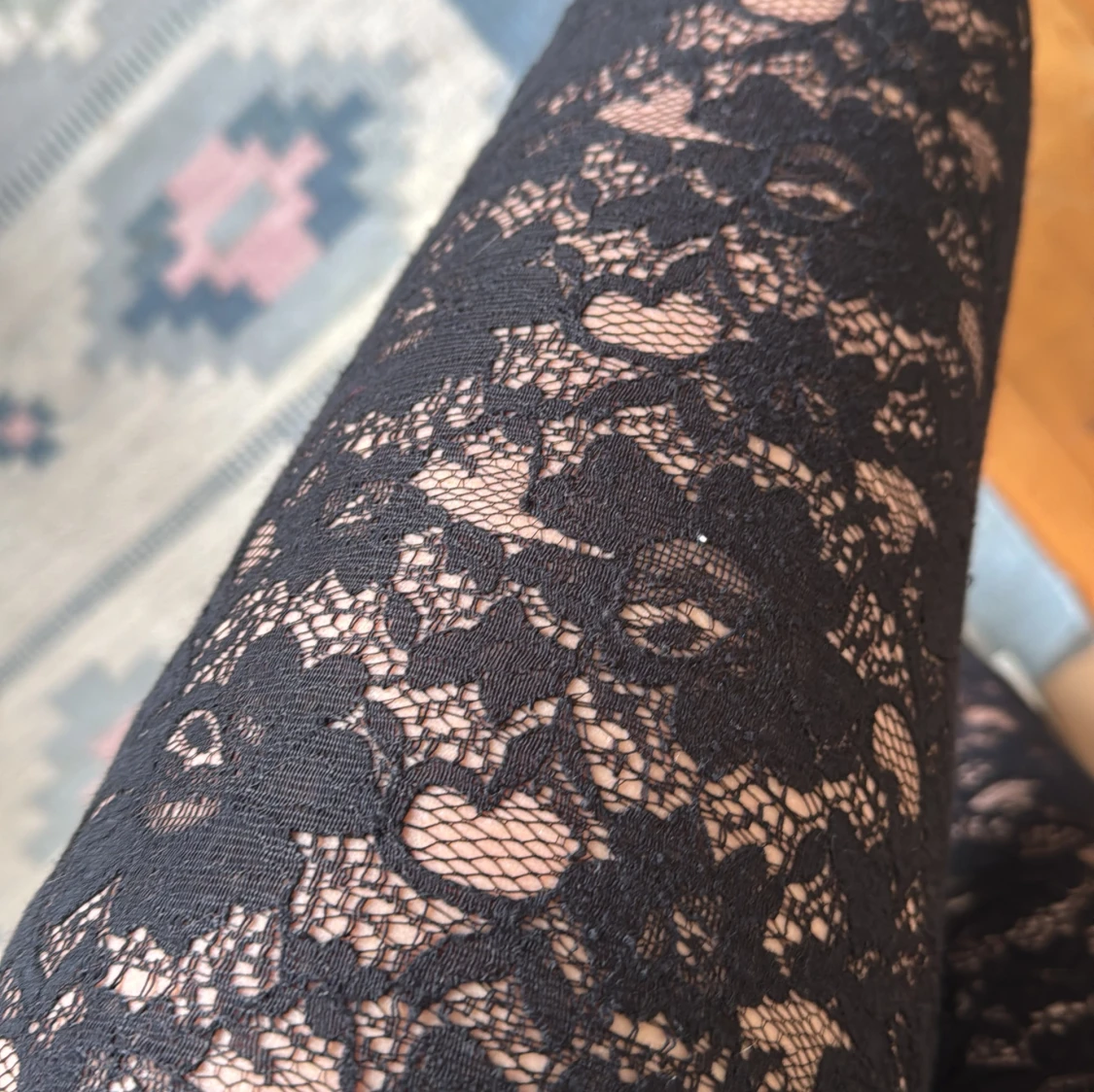 Lågmidjade svarta spetsbyxor - 3