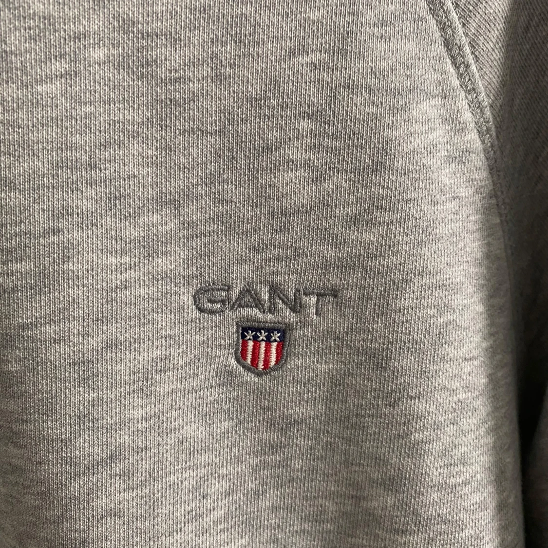 Grå sweatshirt från GANT i bomull - 1