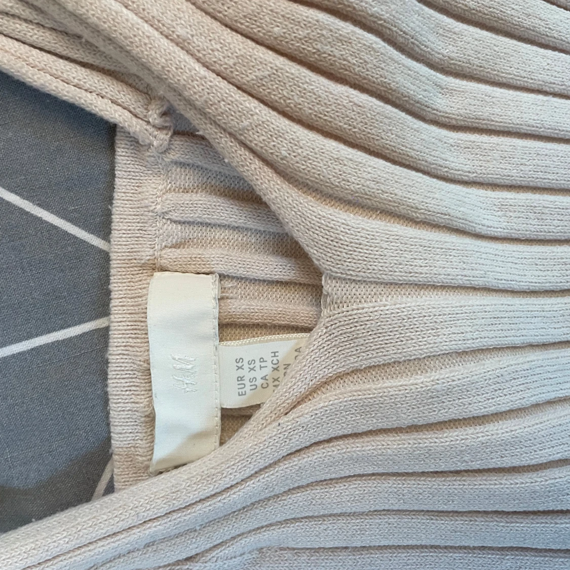 Ribbad vit linnetopp från H&M - 1