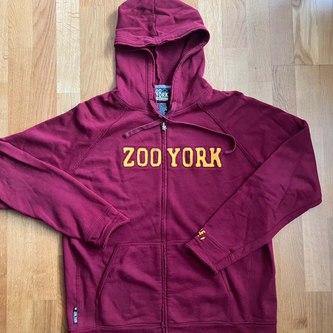 Bordeaux hoodie från Zoo York