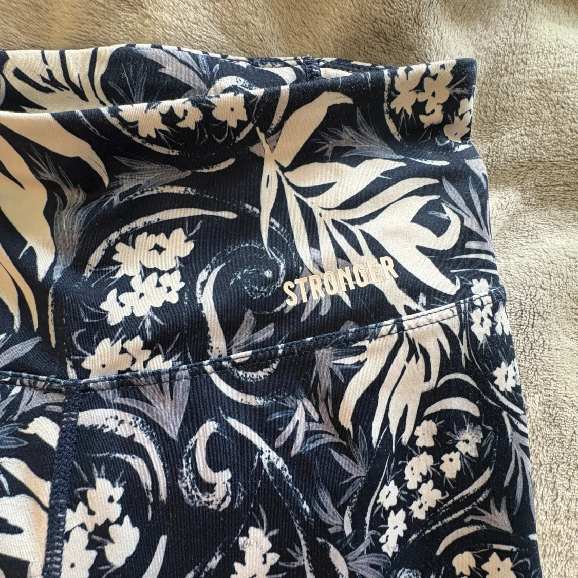 Blommiga leggings från Stronger XS - 1