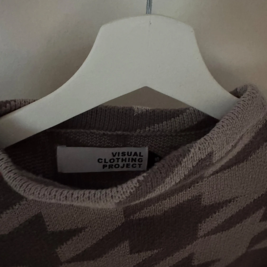Grå stickad tröja Visual Clothing Project - 3