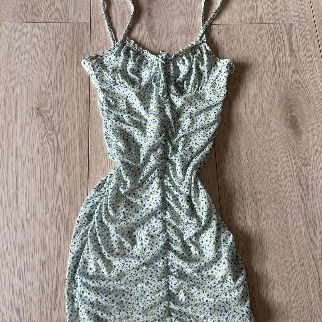 Blommig klänning från H&M