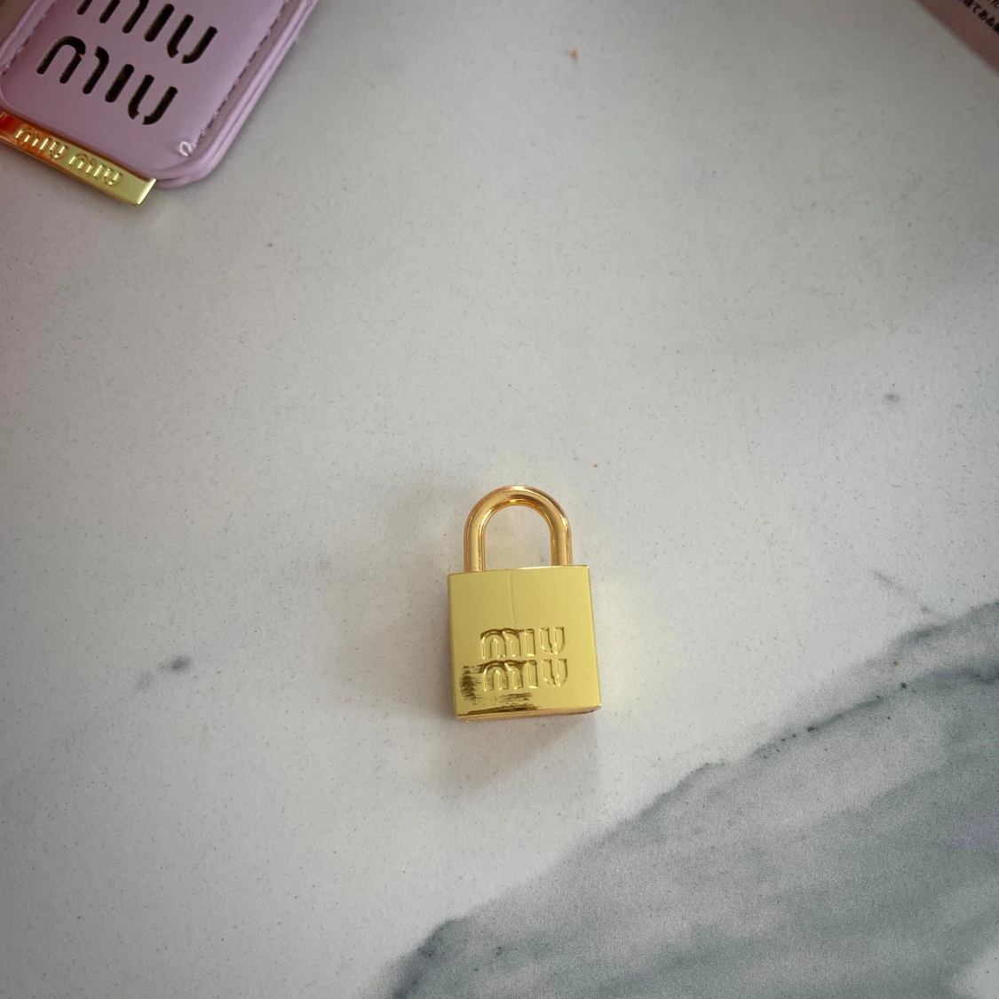 Rosa quiltad handväska från Miu Miu - 2