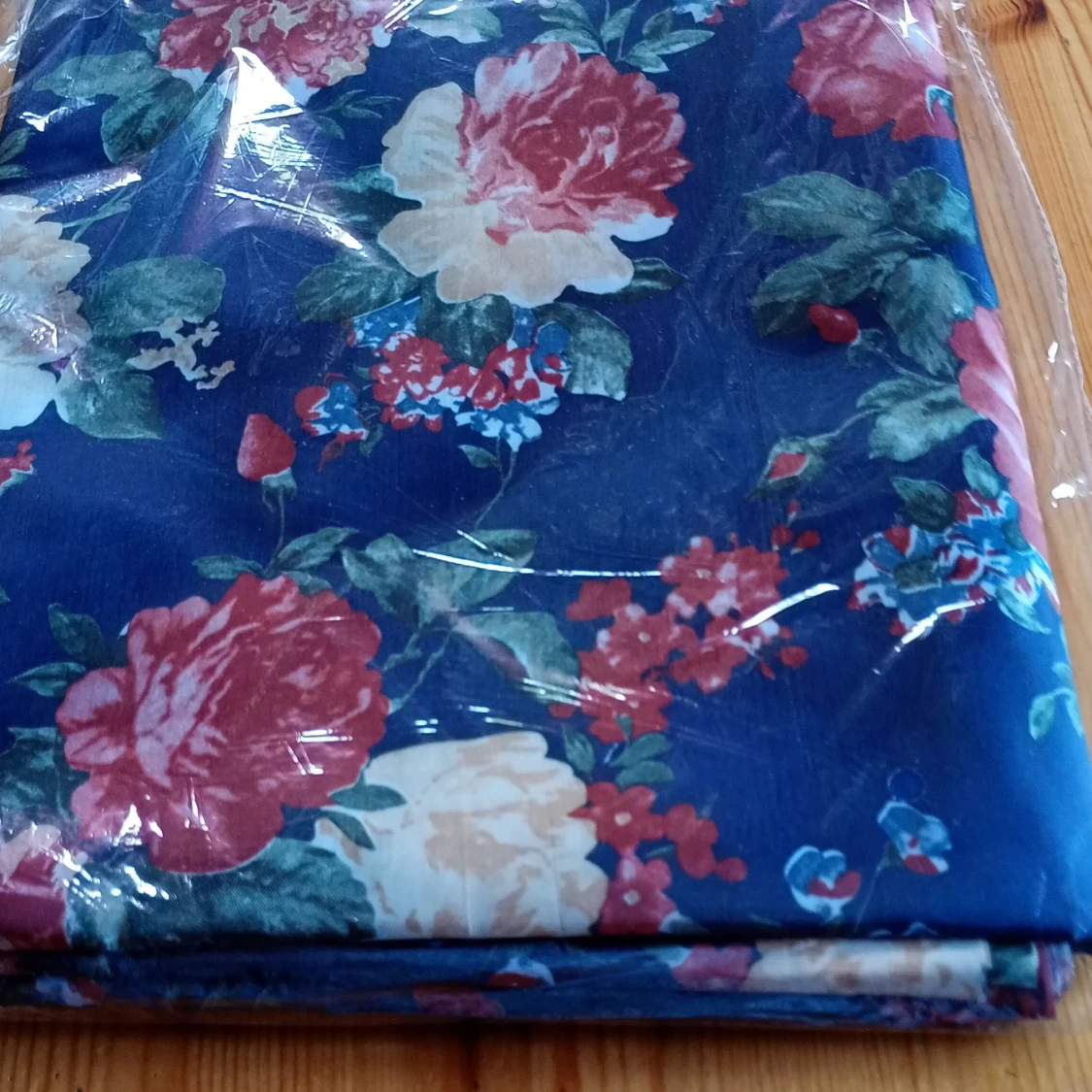 Gardintyg 10 meters bunt blommigt  - 4