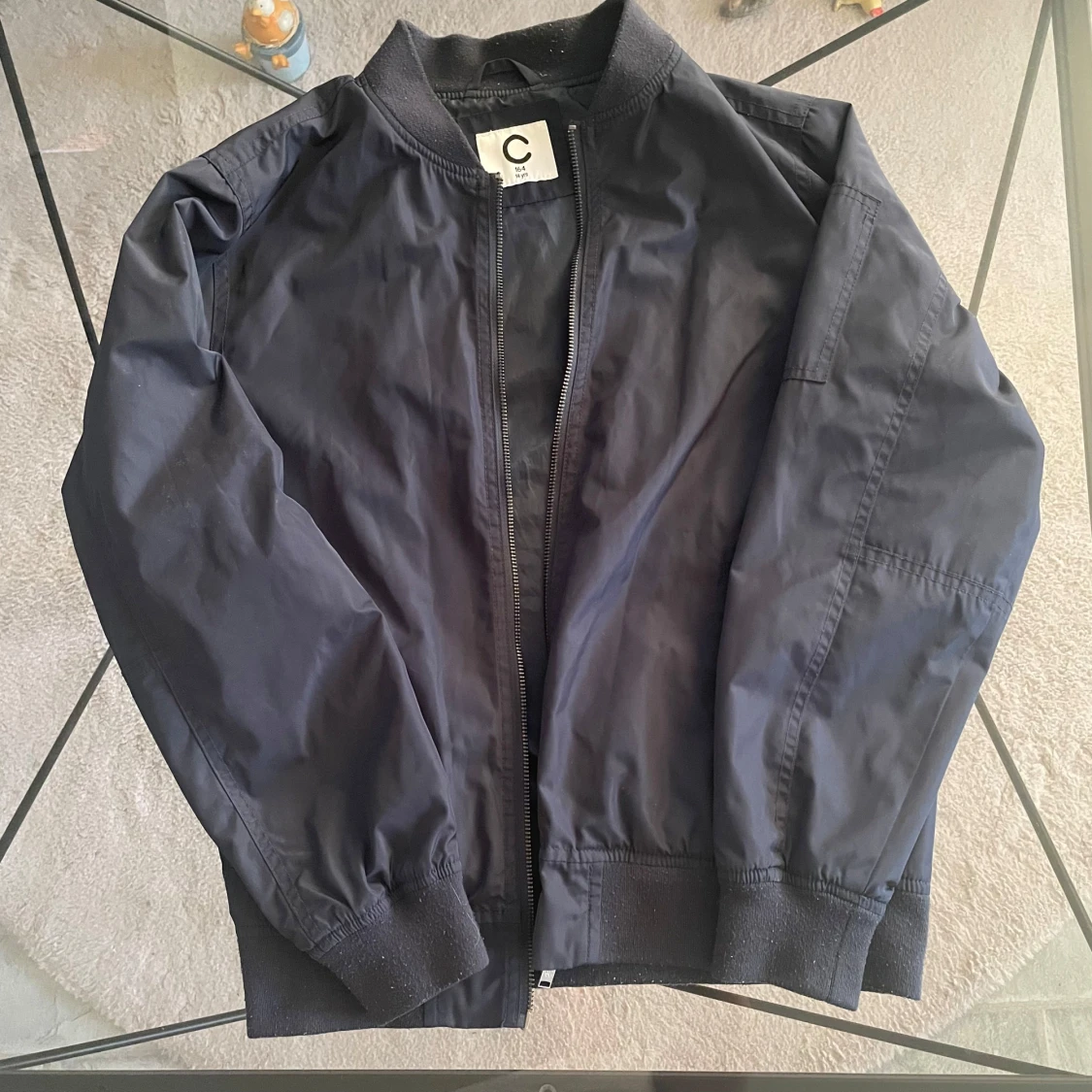 Svart bomberjacka från Cubus