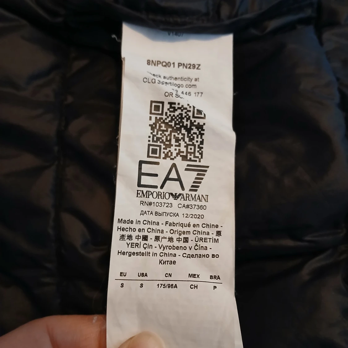 Svart dunväst från Emporio Armani - 2