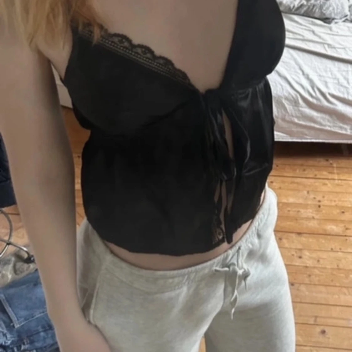 Svart linne från NA-KD - 1