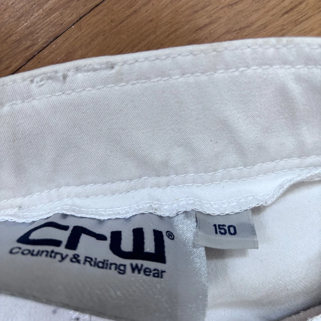 Vita ridbyxor från CRW LÄS👇 - 1