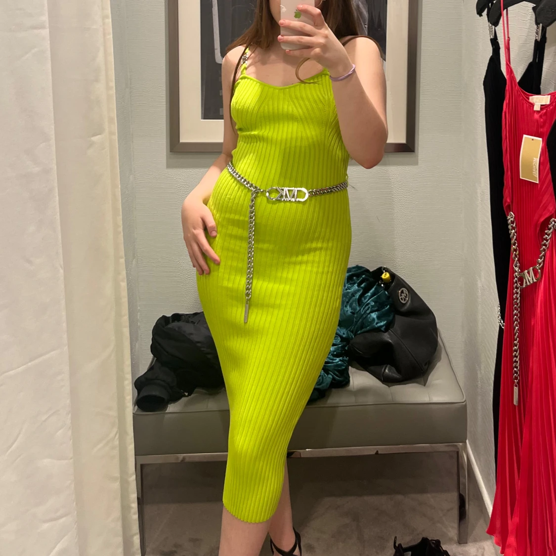 Neongrön ribbad klänning från Michael Kors - 2