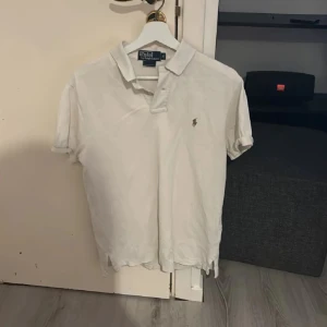 Ralph lauren pike  - Pike från Ralph lauren. Ordinare pris 1800. Är öppen för prisförslag. Var inte rädd att ställa några frågor 😁