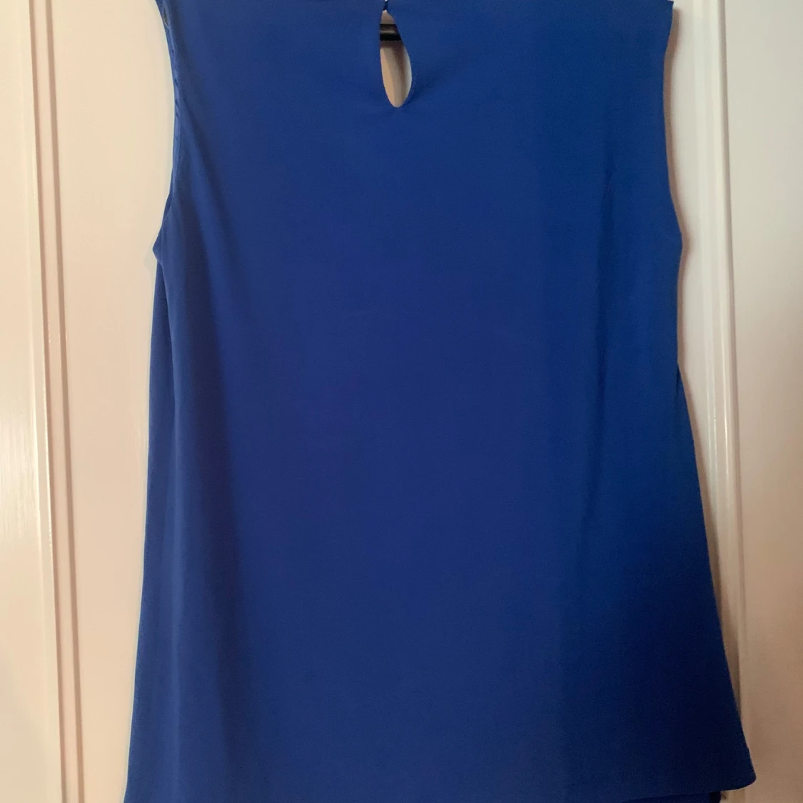 Blå ärmlös topp - 1