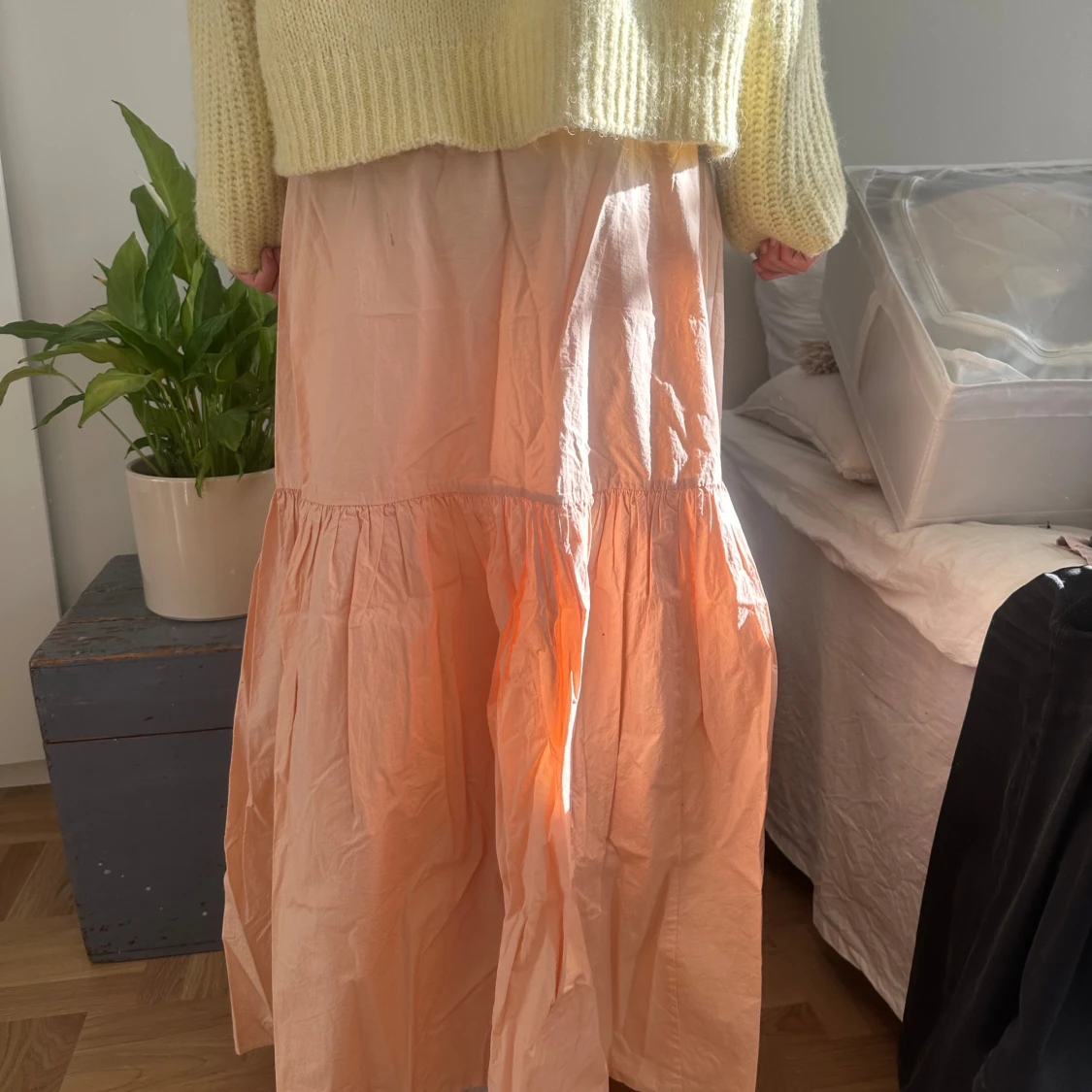 Lång peachfärgad kjol - 1