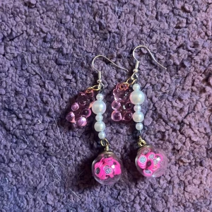 Örhängen  - Handgjorda örhängen med nallebjörnar💕