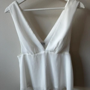 Jättesöt topp från Nelly  - Jättesöt topp från Nelly. Perfekt till sommaren. Storlek s💕😊