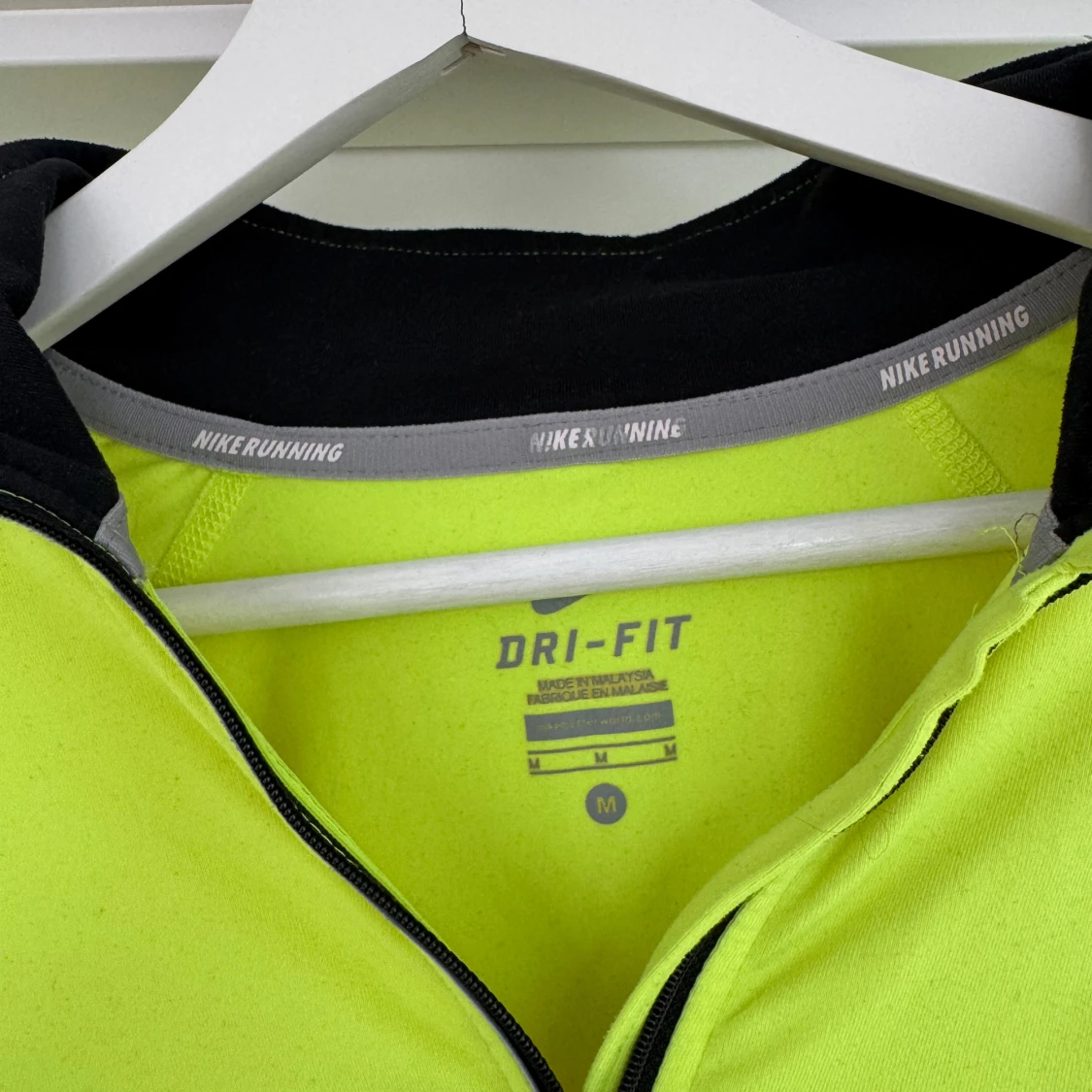 Gul/grön långärmad tröja från Nike - 2