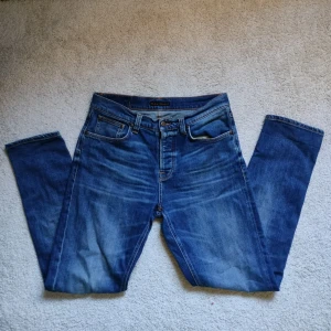 Nudie jeans Steady Eddie  - Säljer dessa nudie jeans Steady Eddie I mycket fint skick. Midja 30 längd 32. Skriv vid minsta fundering!