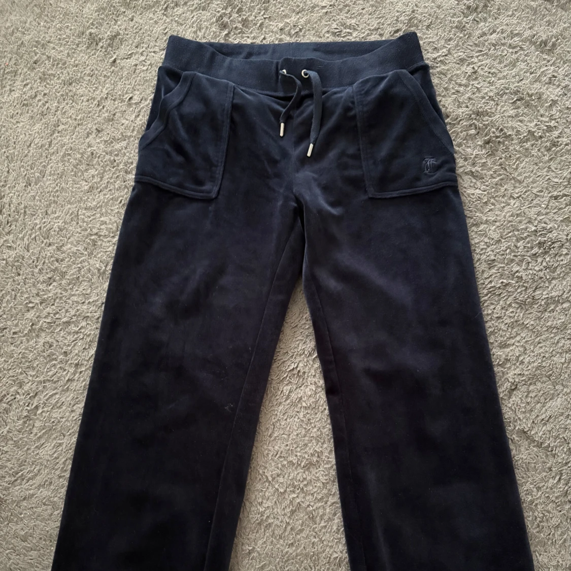Mörkblå velourbyxor från Juicy Couture - 4