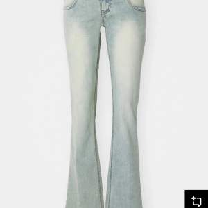 Såå snygga jätte lågmidjade bootcut jeans ifrån Jaded London som är helt slutsålda! De är i stl 26! Kom priv för fler funderingar ❤️