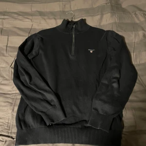 Gant halfzip  - Säljer då jag ej använder den längre. Mycket bra skick. Köpte på Zalando för 1600