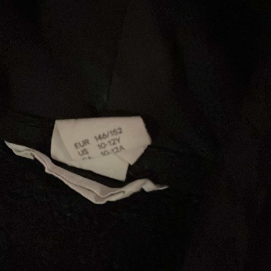 Svart hoodie med dragkedja - 2