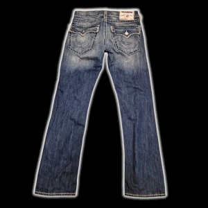 TRUE RELIGION  - Sjukt feta true religion jeans!! Perfekt passform och prima skick. Bara att skriva vid intresse :)