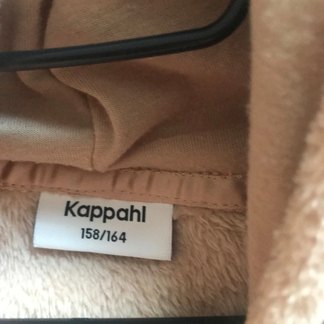 Beige hoodie från Kappahl - 2