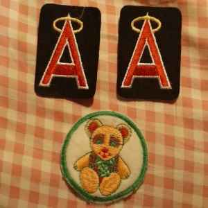 Tygmärken - Tre tygmärken, går att köpa separat.