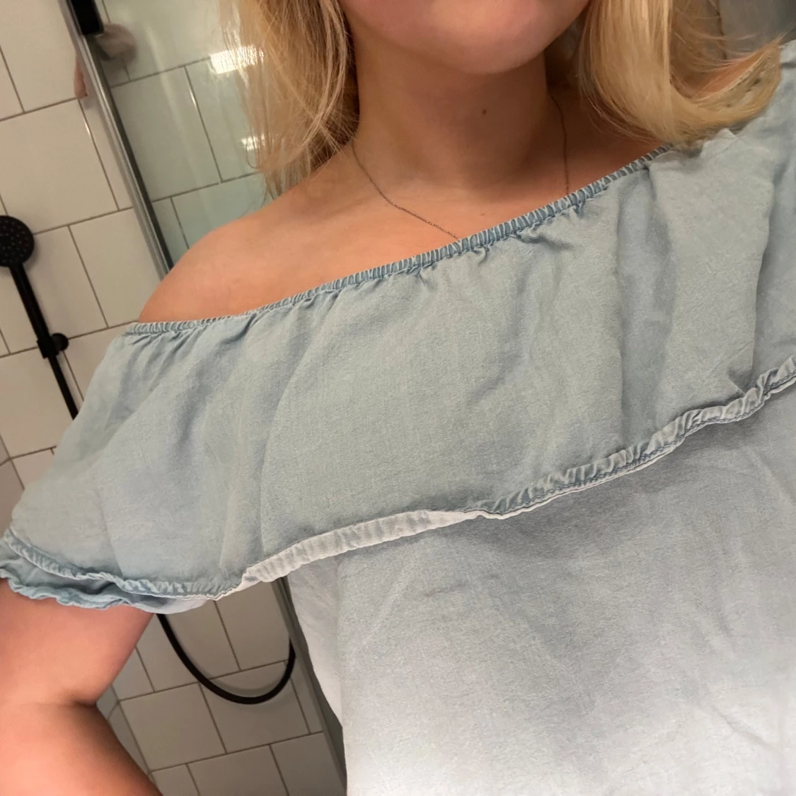 Ljusblå offshoulder topp - 2