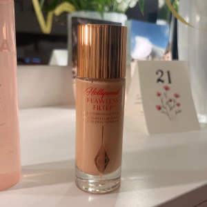 Hollywood Flawless Filter - Hollywood Flawless Filter från Charlotte Tilbury i nyansen 2 Fair, bara öppnad men aldrig använd