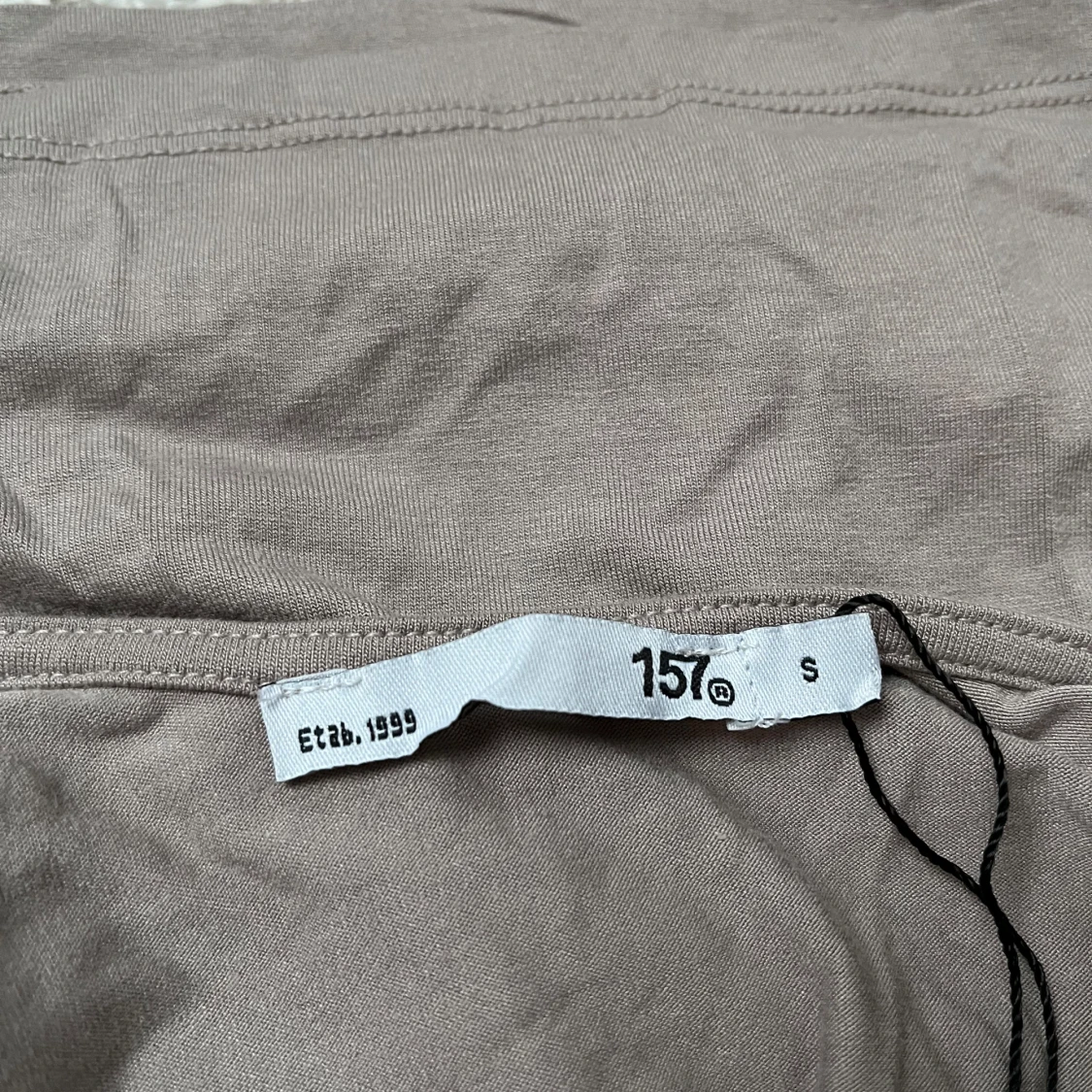 Beige backless T-shirt från 157 - 3