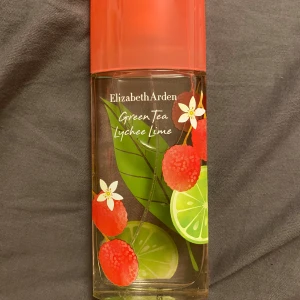 100 ml parfym - Nästan helt full fräsch parfym från Elizabeth Arden med doft av grönt te, litchi och lime. Köpt på Normal