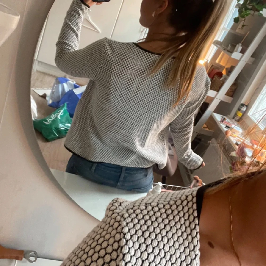 Vit och svart mönstrad kofta - 1