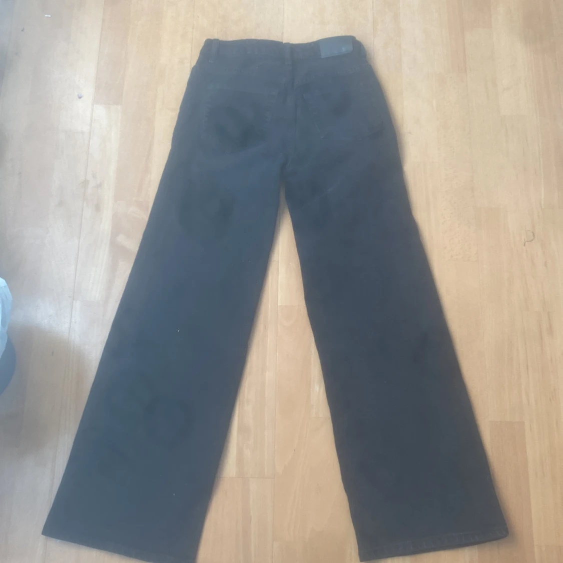 Svarta jeansbyxor - 1