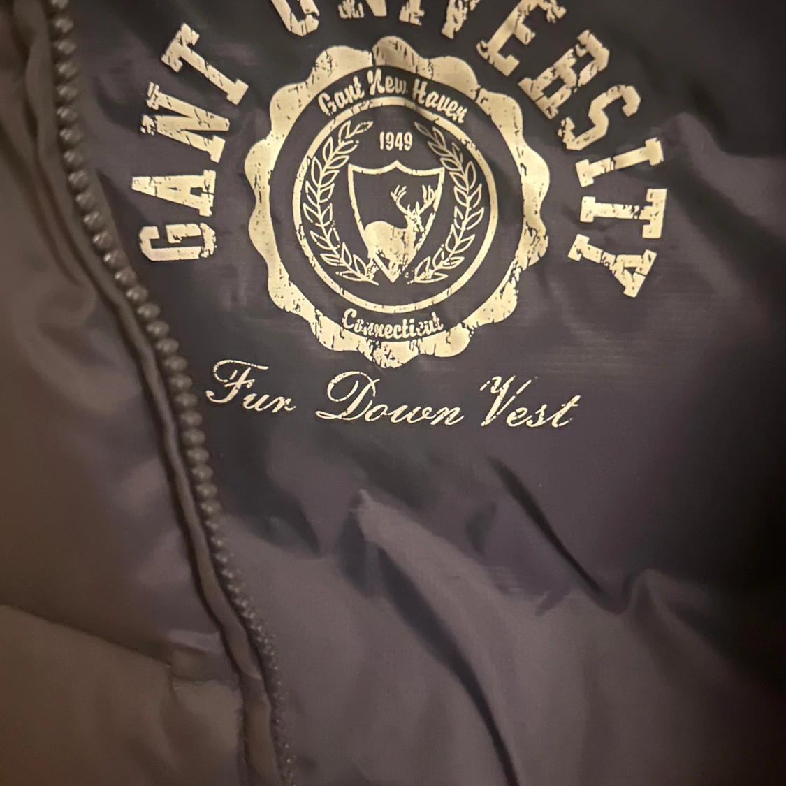 Mörkblå dunväst från Gant storlek M - 2