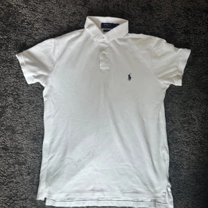 Ralph lauren pike - Säljer en ralph lauren pike i storlek M modellen är clasic fit