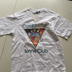 Casablanca t shirt - Helt ny casablanca t shirt helt ny med tag kvar. Storlek S men sitter som M 
