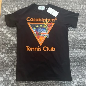 Svart Casablanca Tennis Club t-shirt - Svart t-shirt från Casablanca helt nya med tagsen kvar                                                              S men passar XS