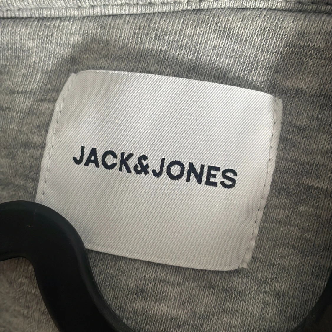 Grå hoodie från Jack & Jones - 1