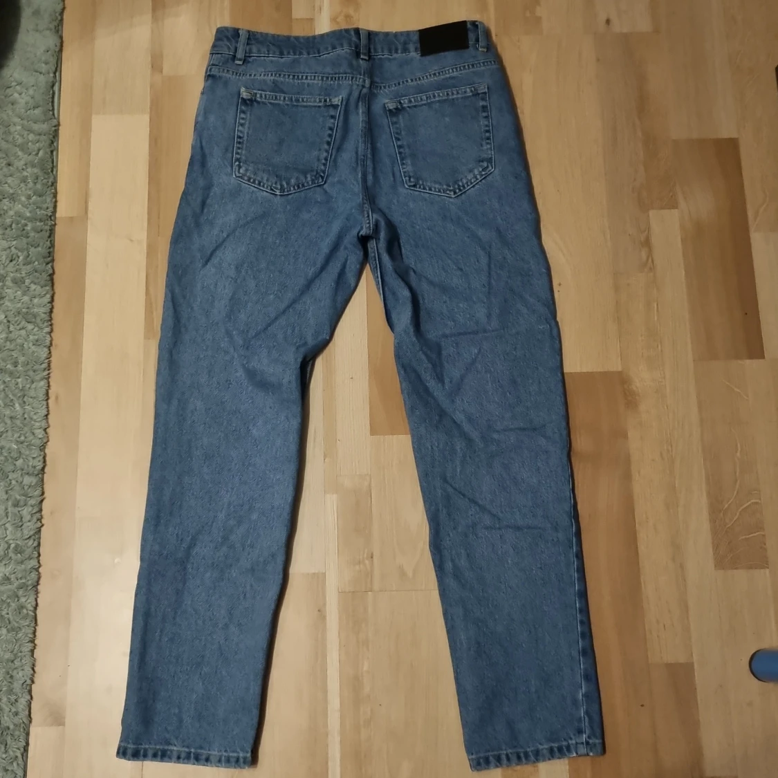 Mid blue loose jeans från Grunt - 1