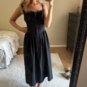 Svart långklänning - Super fin svart långklänning från Rihoas🖤🖤helt ny