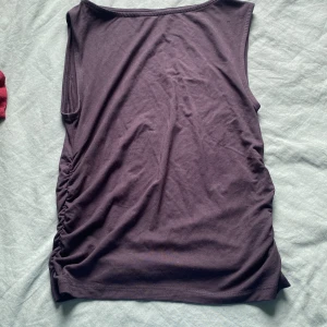 Svart topp - Jätte fin och skön topp som tyvärr inte kommit till användning!