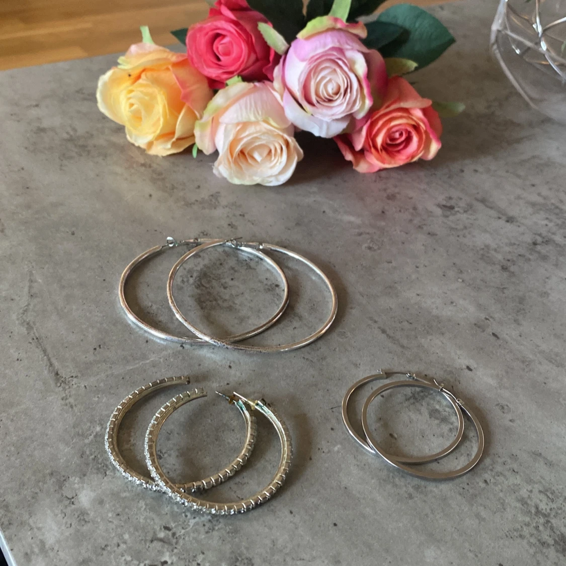 3-pack silvriga örhängen - 1